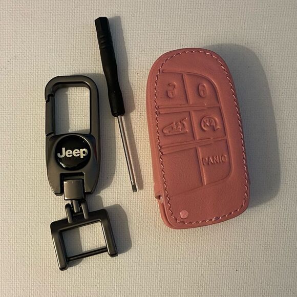 Jeep Key Fob Keychain in Metal & Fob Case Cover in Pink Leather NWT - Picture 1 of 9